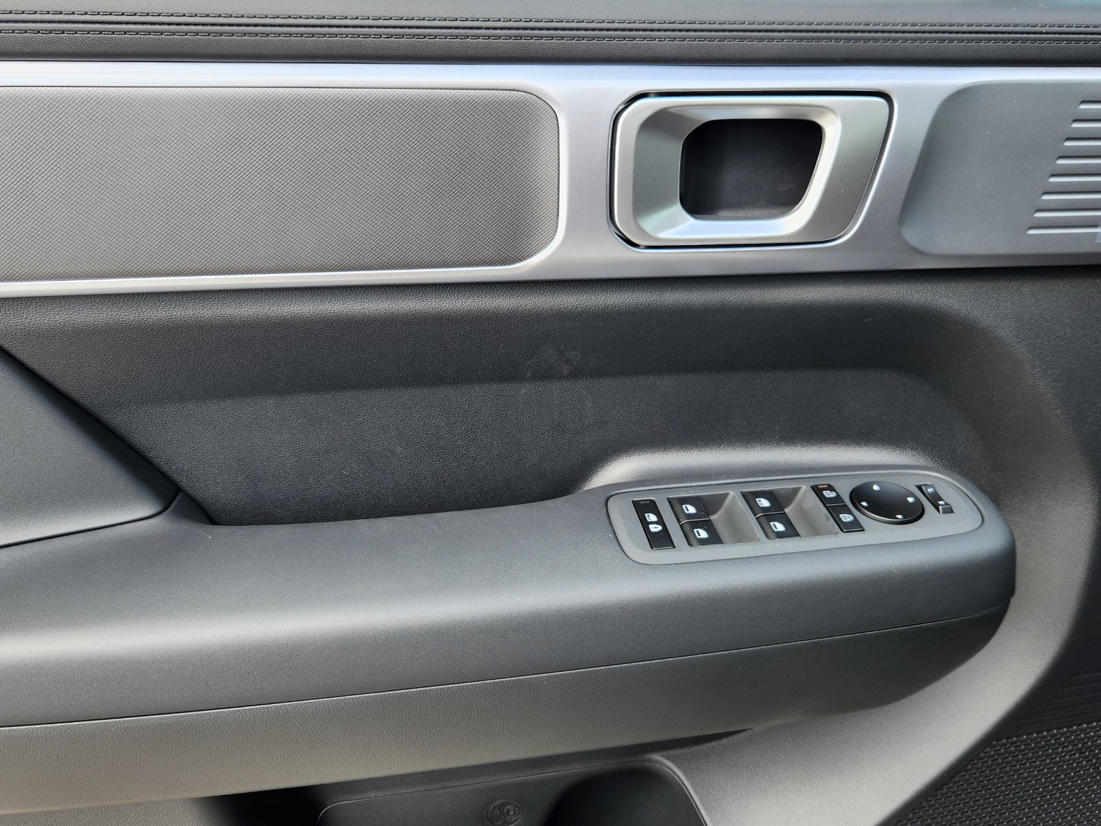 2026 Hyundai Santa Fe SE - Photo 10