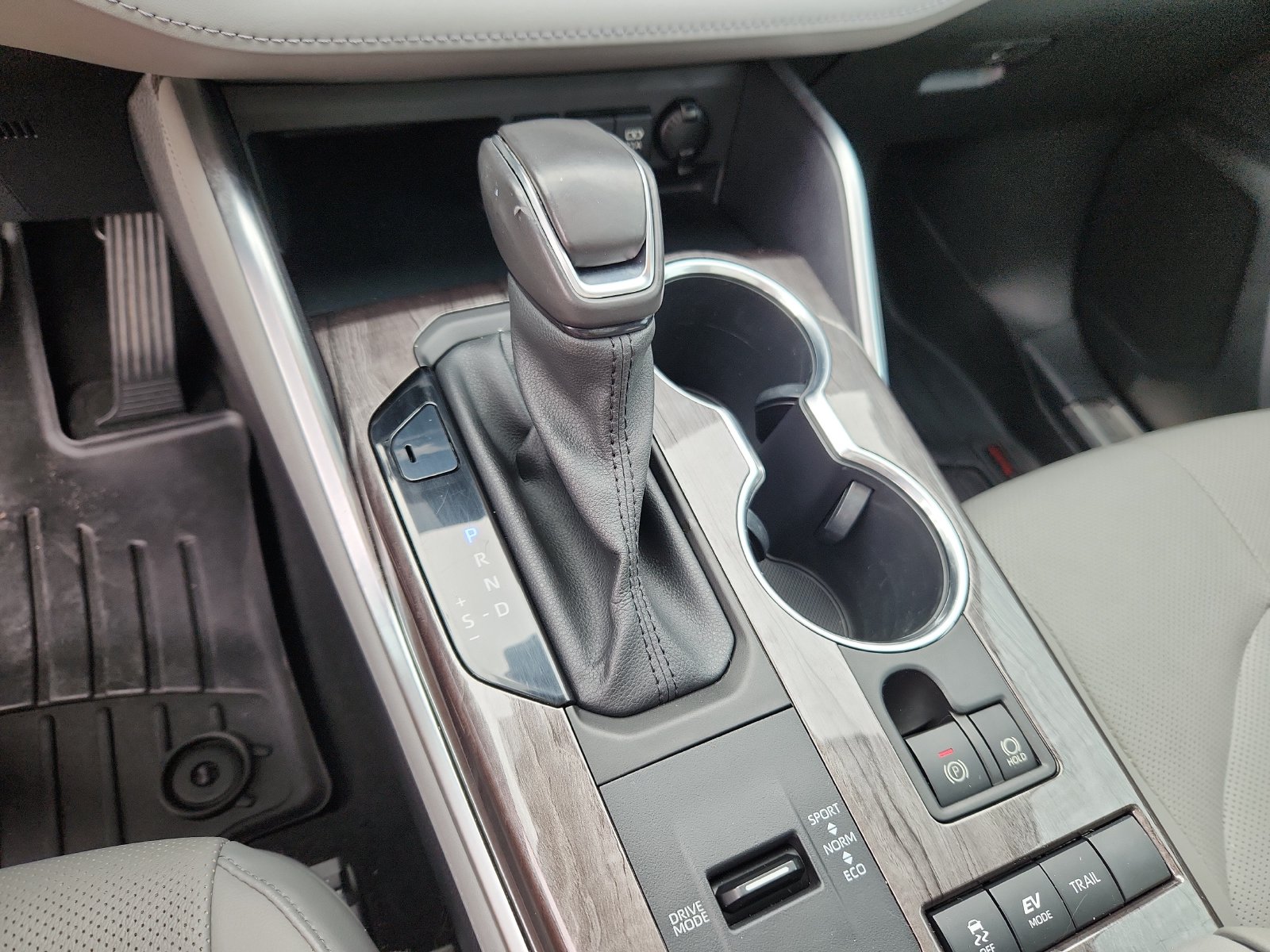 2025 Hyundai Elantra SEL - Photo 22