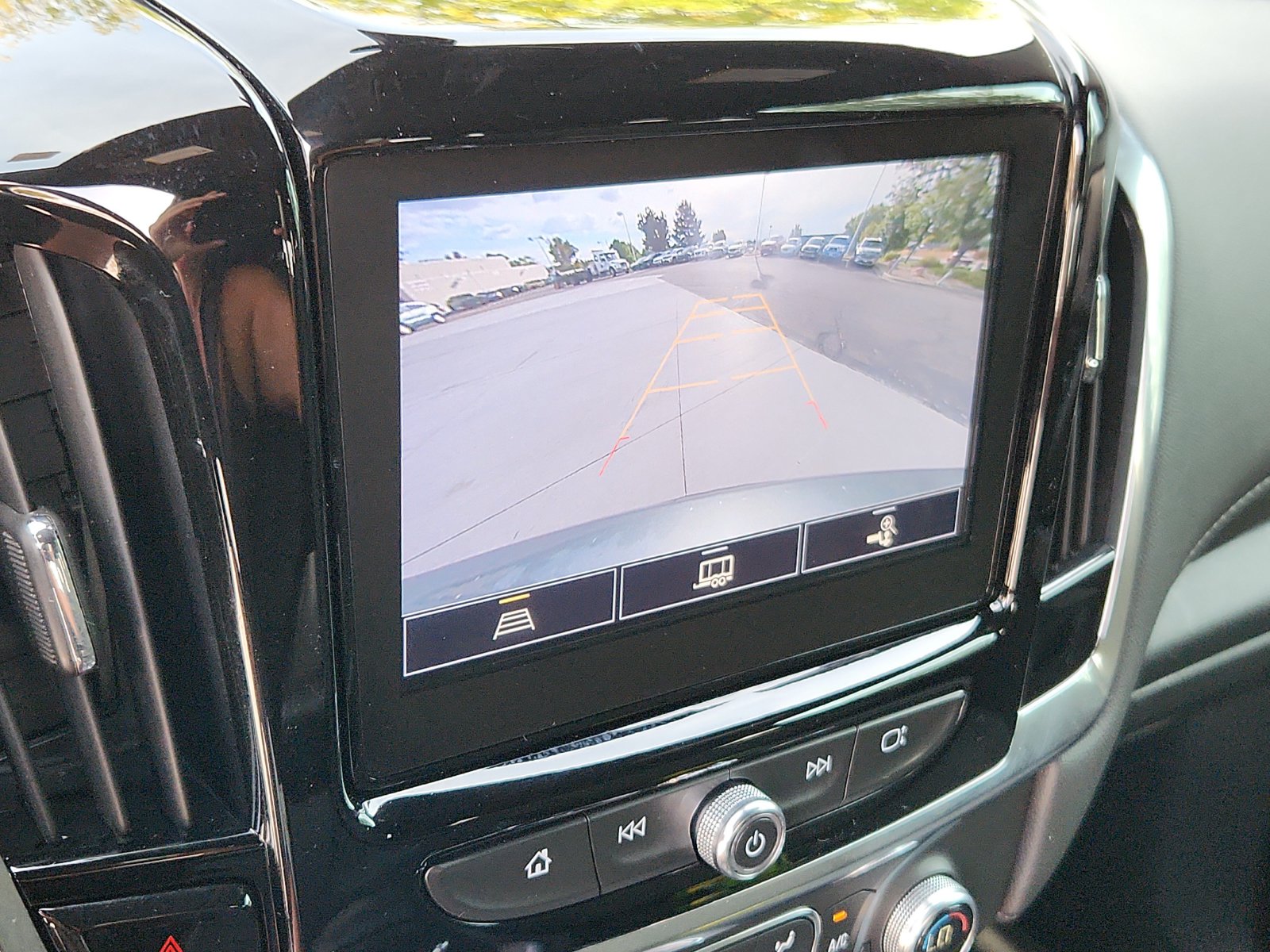 2023 Chevrolet Traverse 1LT - Photo 25