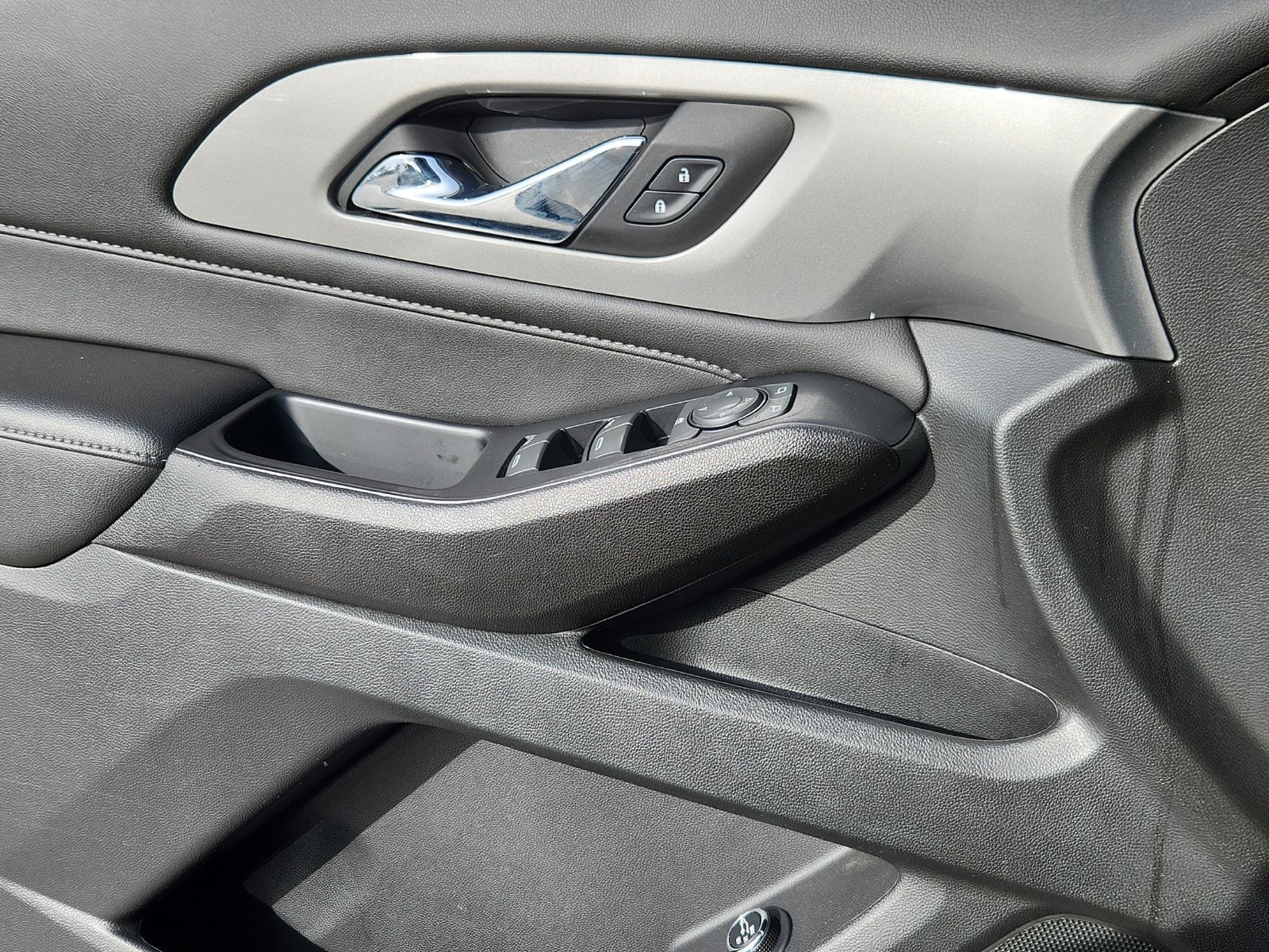2023 Chevrolet Traverse 1LT - Photo 9