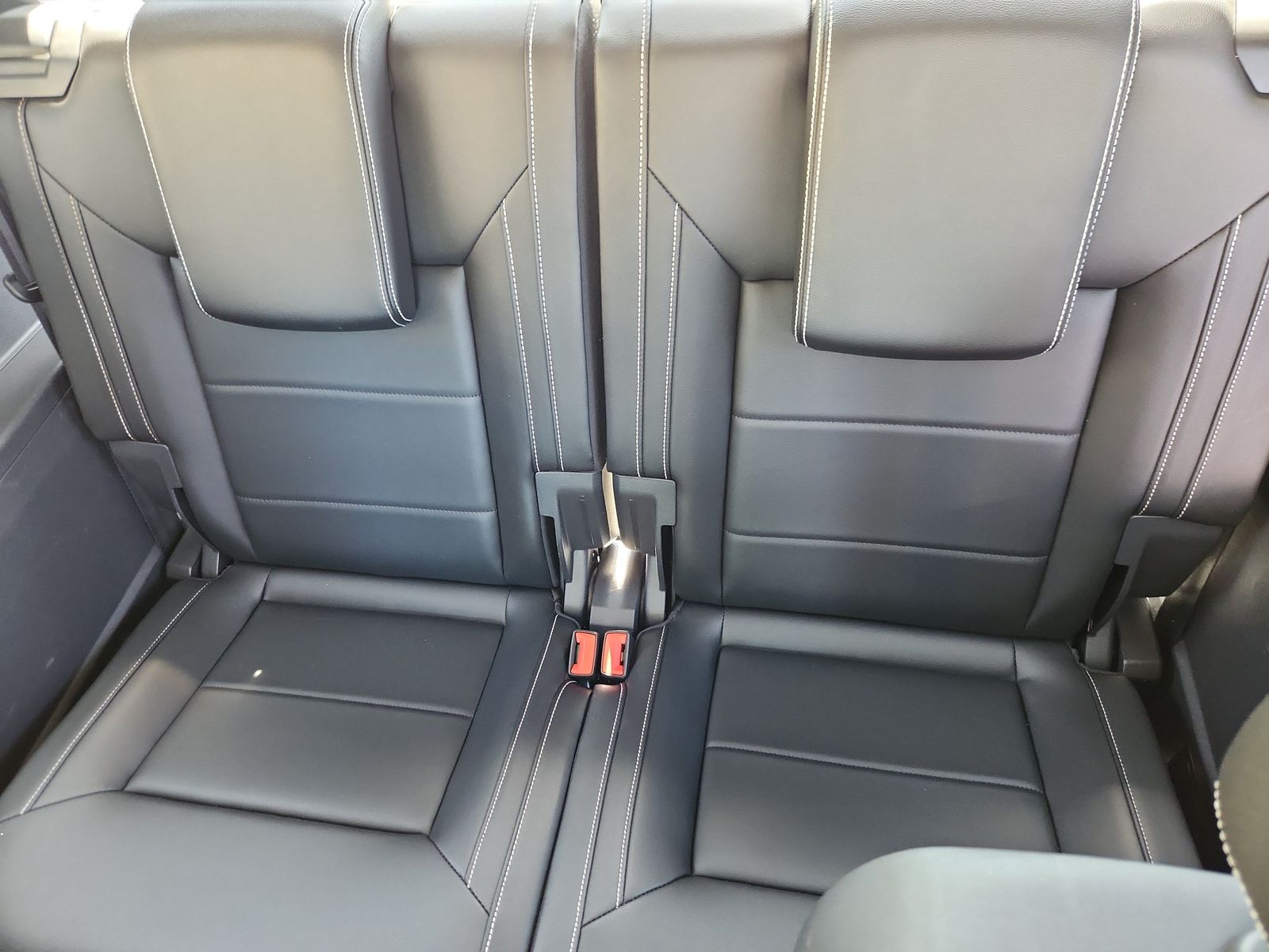2022 Volkswagen Atlas SE w/Tech - Photo 12