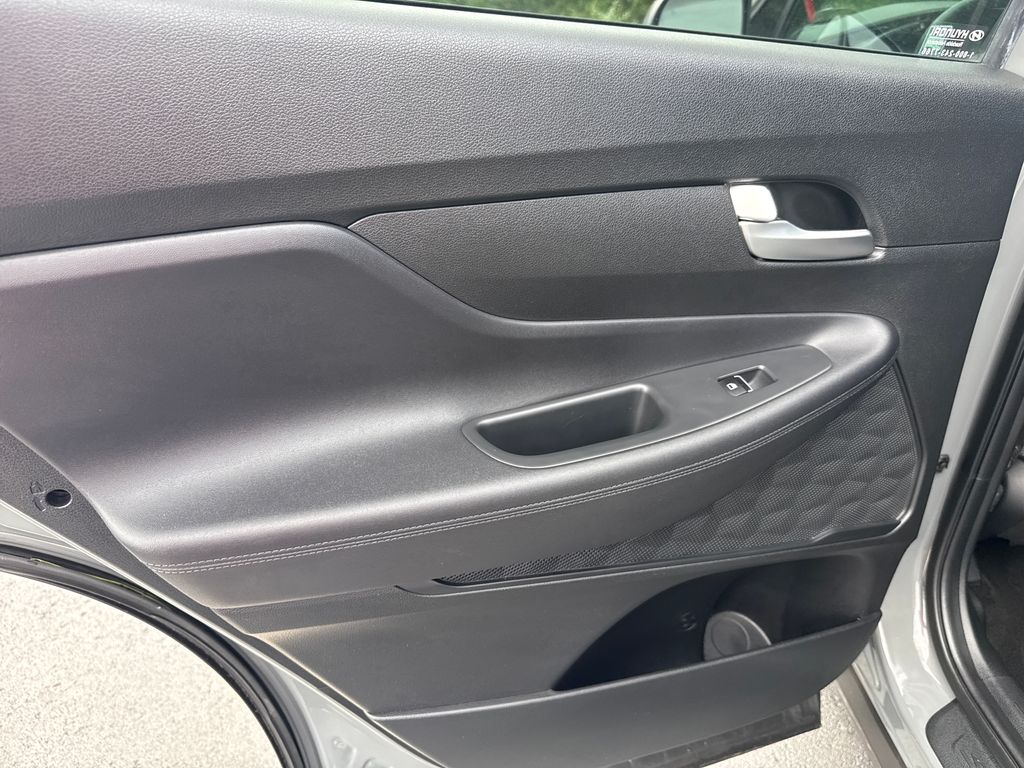 2021 Hyundai Santa Fe SE - Photo 16