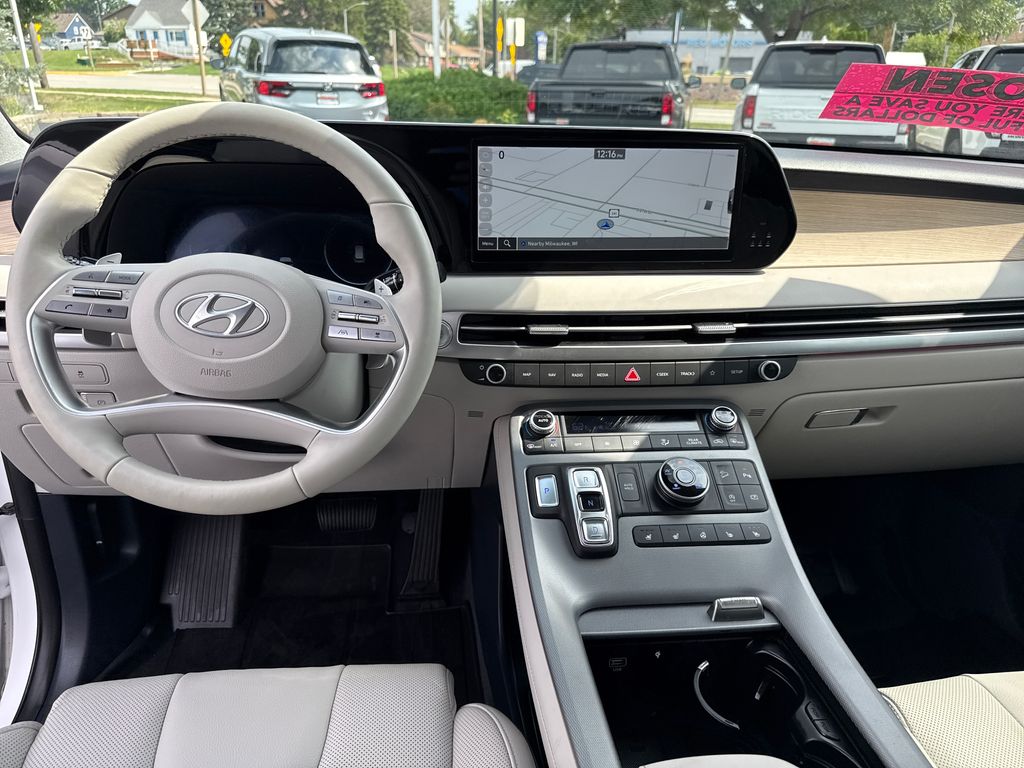 2024 Hyundai Palisade Limited - Photo 28