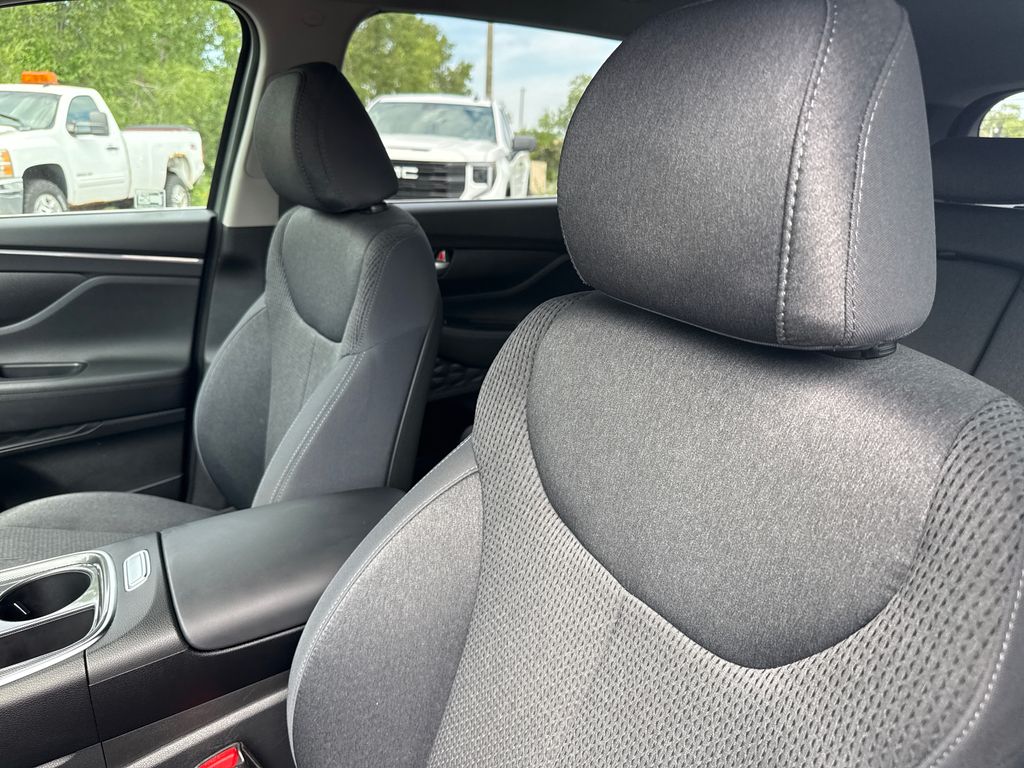 2021 Hyundai Santa Fe SE - Photo 12