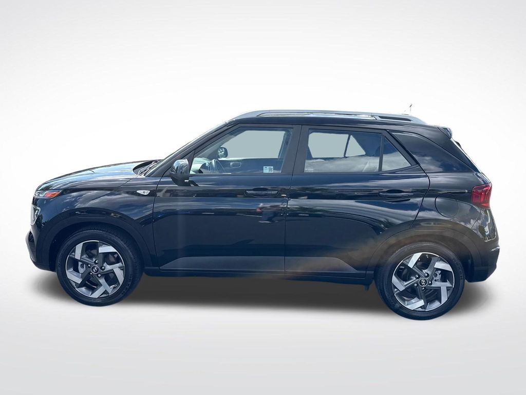 2024 Hyundai Venue SEL - Photo 2