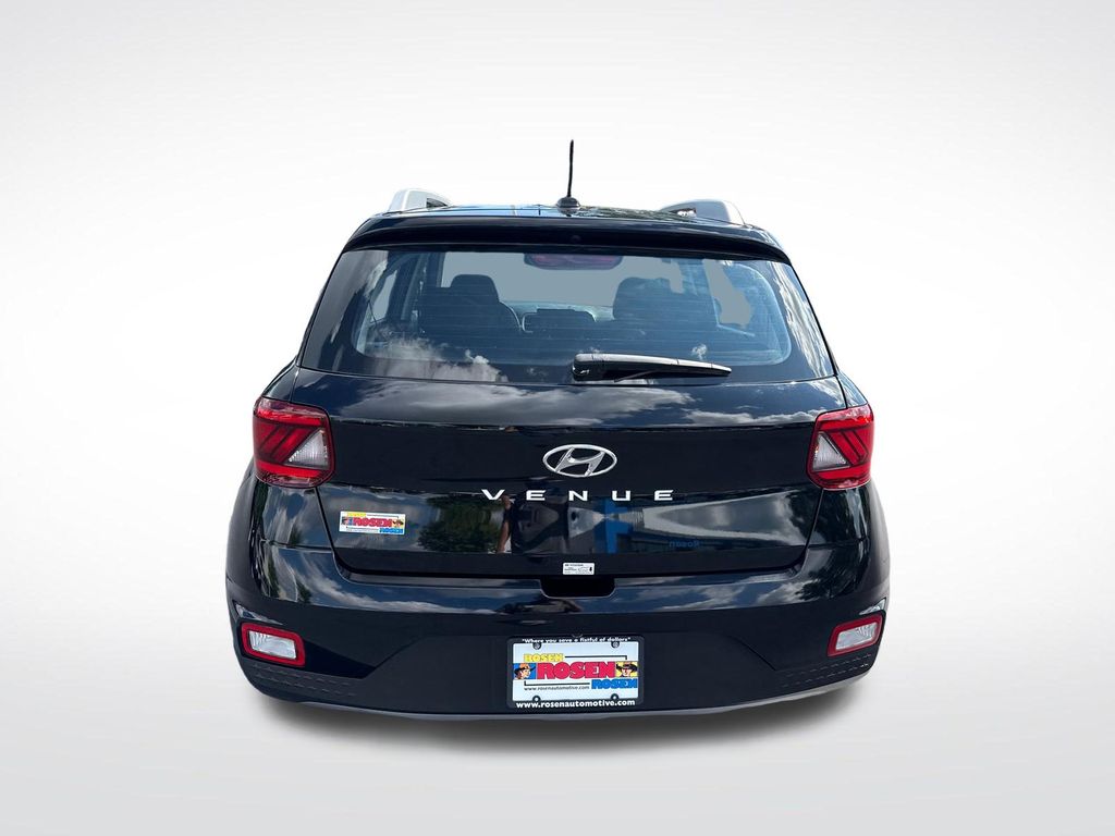 2024 Hyundai Venue SEL - Photo 4