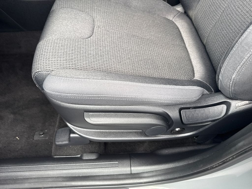 2021 Hyundai Santa Fe SE - Photo 11