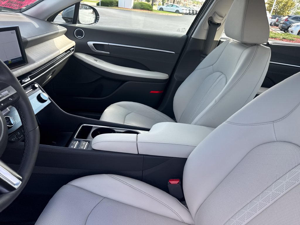2025 Hyundai Sonata Hybrid Limited - Photo 13
