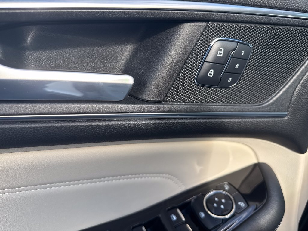 2017 Ford Edge Titanium - Photo 11