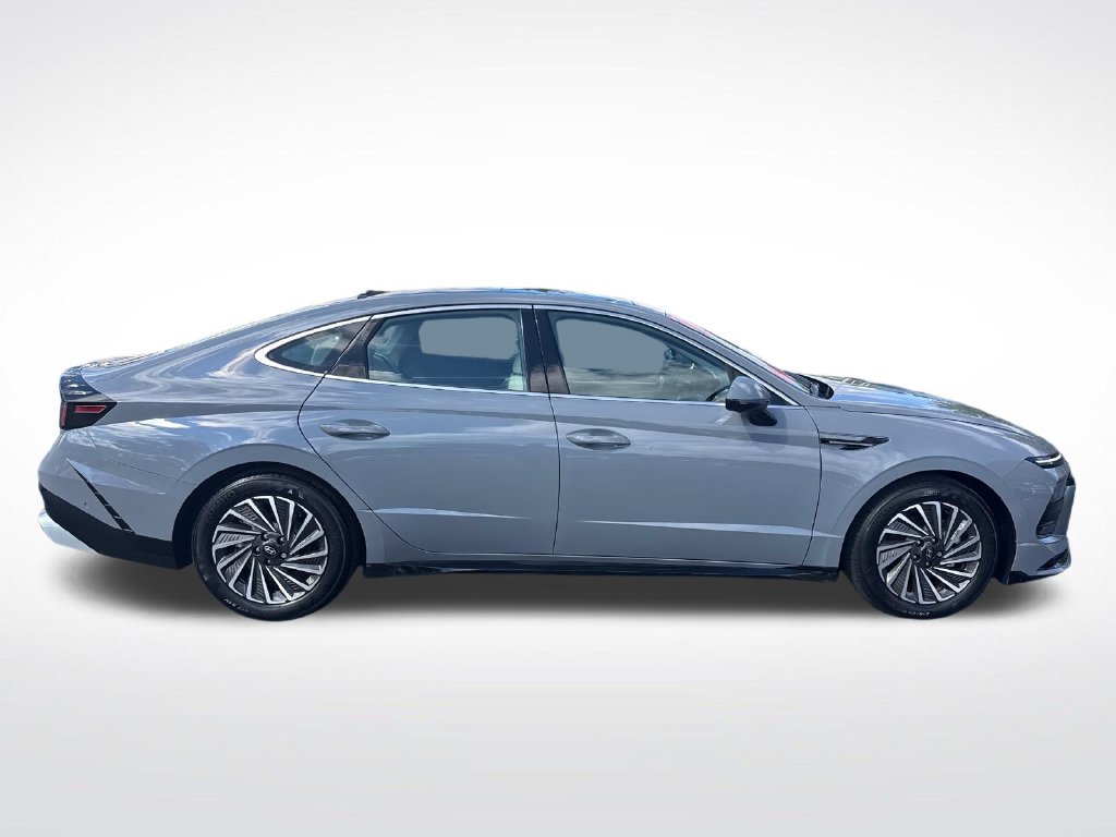 2025 Hyundai Sonata Hybrid Limited - Photo 6