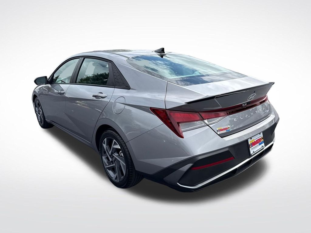 Certified 2025 Hyundai Elantra SEL Sport Sedan