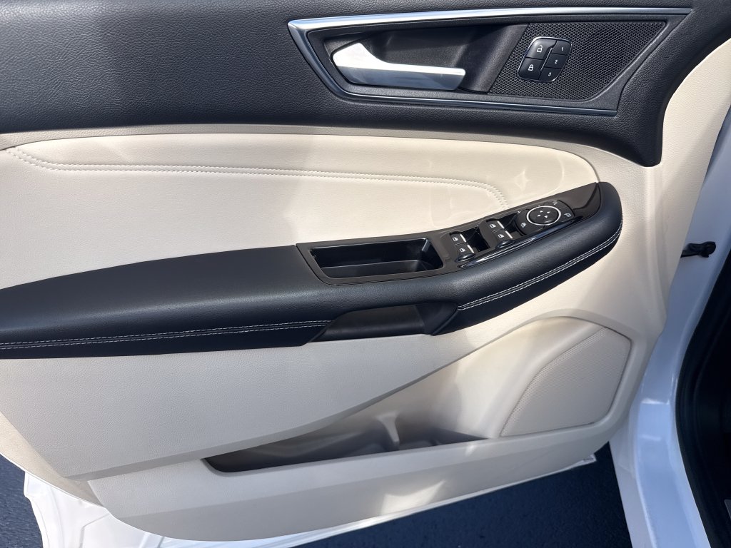 2017 Ford Edge Titanium - Photo 9