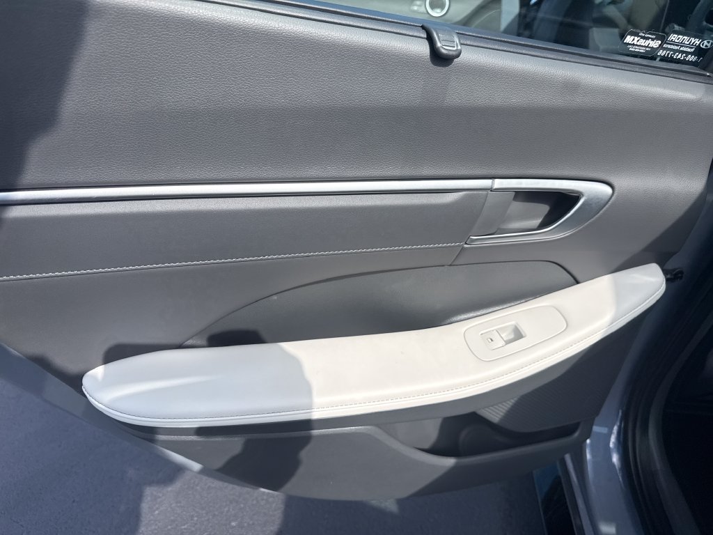 2025 Hyundai Sonata Hybrid Limited - Photo 17
