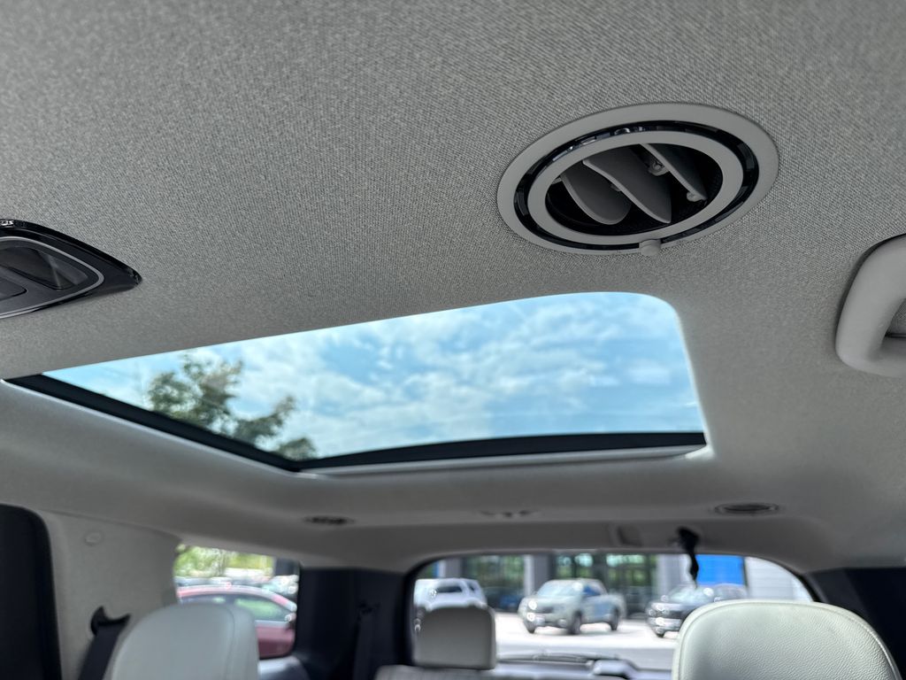 2024 Hyundai Palisade Limited - Photo 18