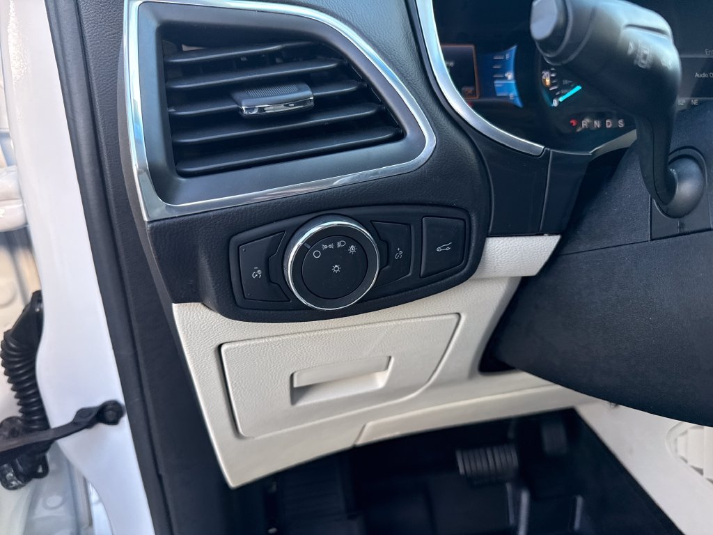 2017 Ford Edge Titanium - Photo 16