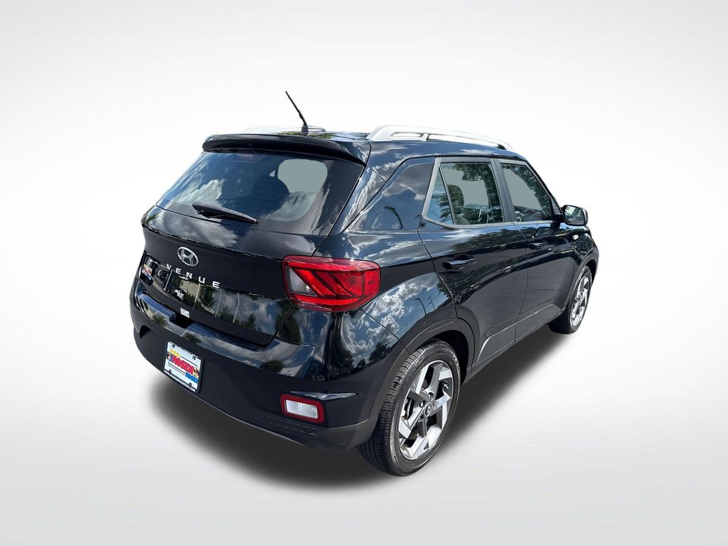 2024 Hyundai Venue SEL - Photo 5