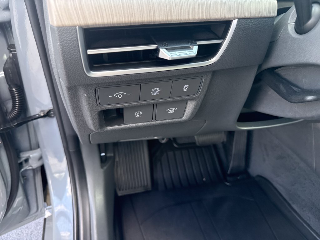 2025 Hyundai Sonata Hybrid Limited - Photo 15