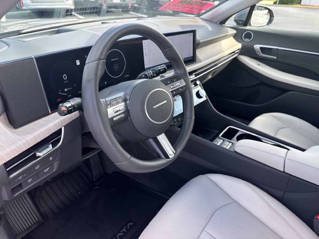 2025 Hyundai Sonata Hybrid Limited - Photo 14
