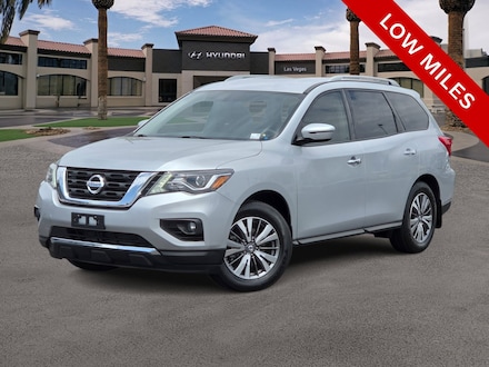 SUV Nissan Pathfinder SV 2020