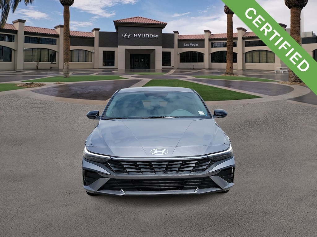Sedán deportivo Hyundai Elantra SEL 2025 certificado