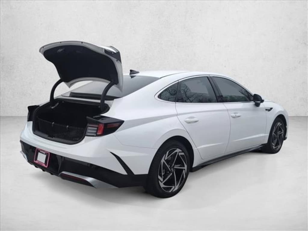 New 2026 Hyundai Sonata SEL Sport 4dr Car