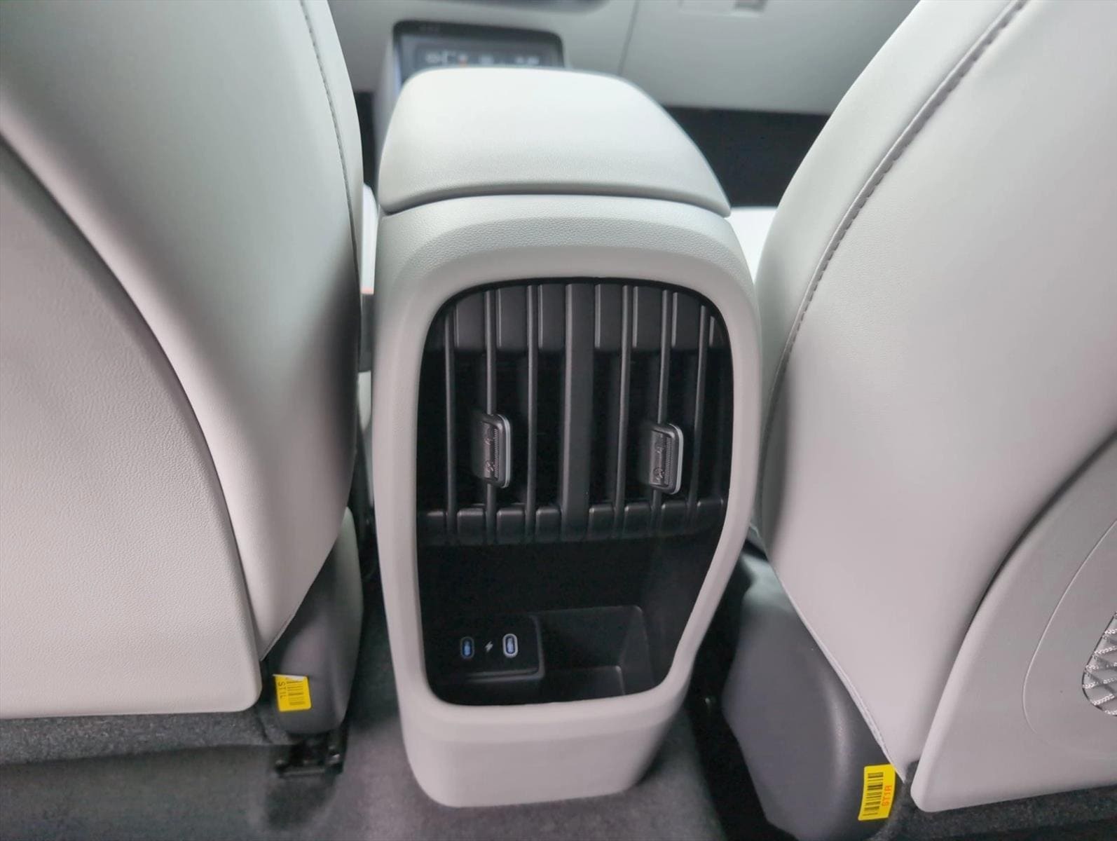 2026 Hyundai Kona SEL Premium - Photo 17