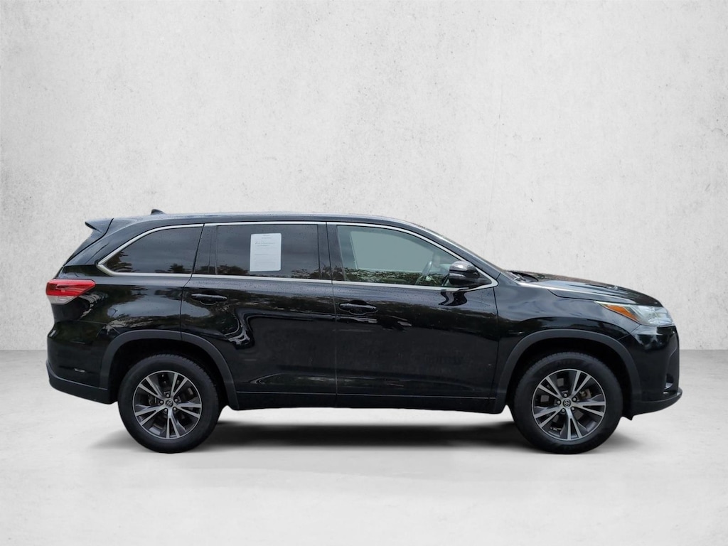 Used 2017 Toyota Highlander LE Plus Sport Utility