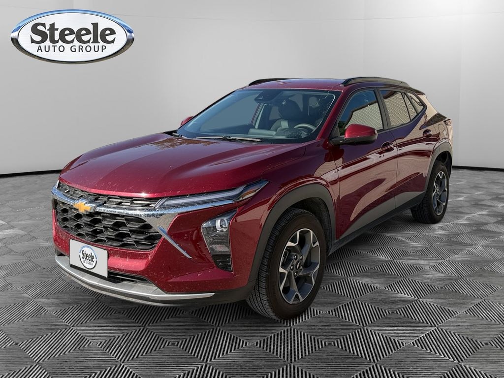 Used 2025 Chevrolet Trax LT SUV