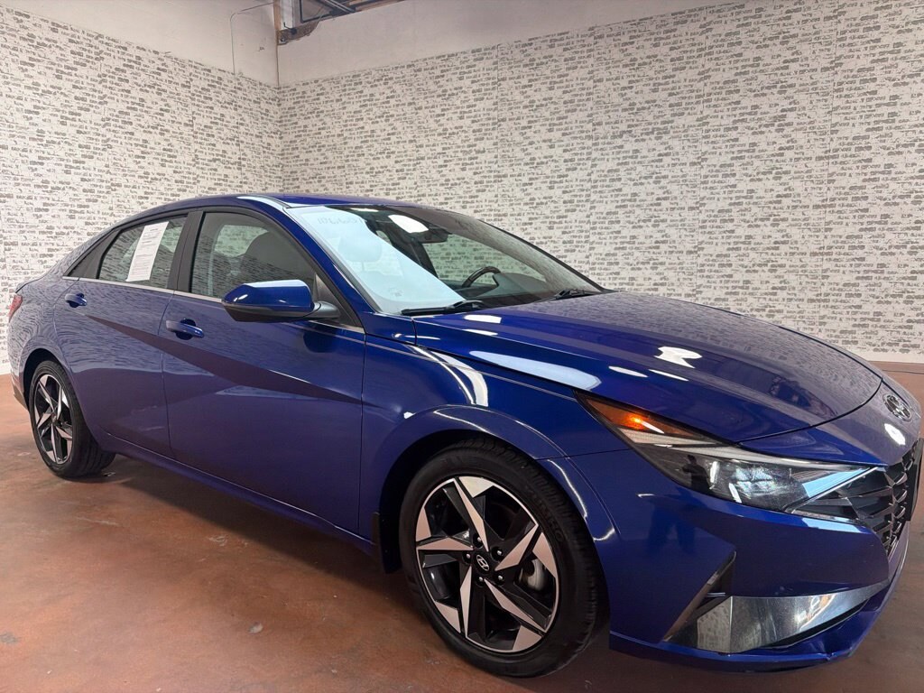 Used 2023 Hyundai Elantra Limited Sedan