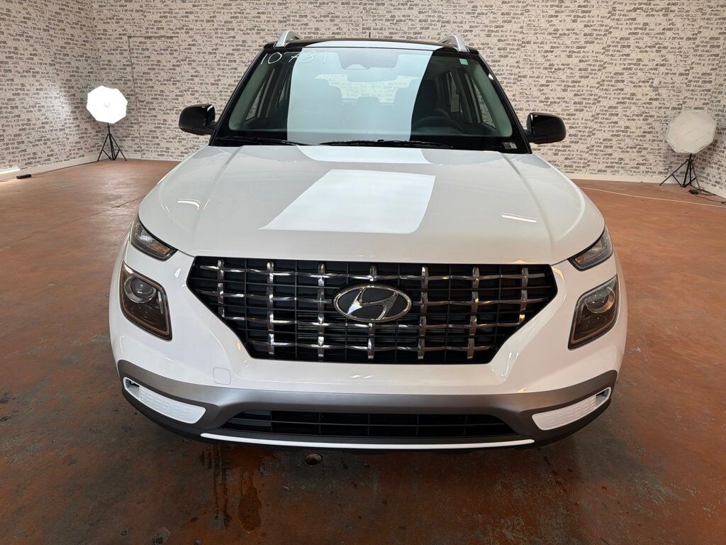New 2026 Hyundai Venue SEL w/Two-Tone Roof SUV