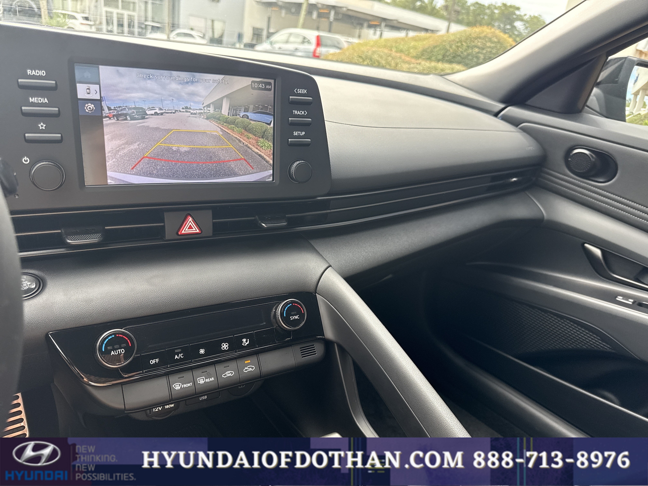 2025 Hyundai Elantra SEL - Photo 9