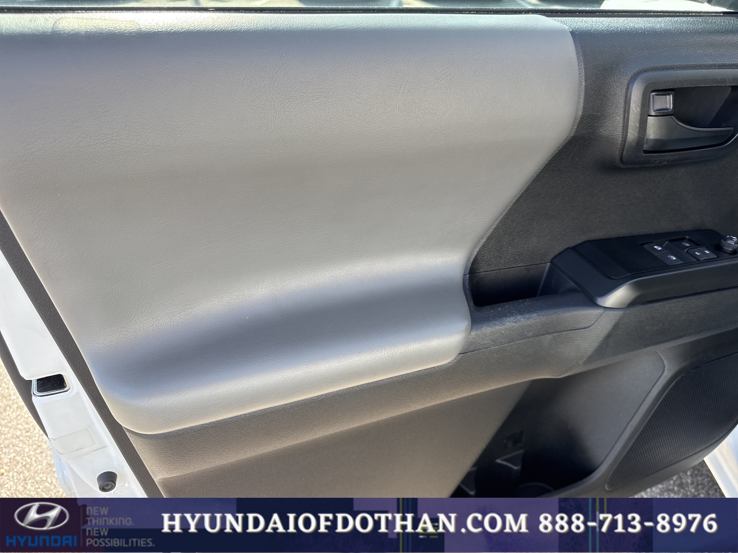 2023 Toyota Tacoma SR - Photo 7