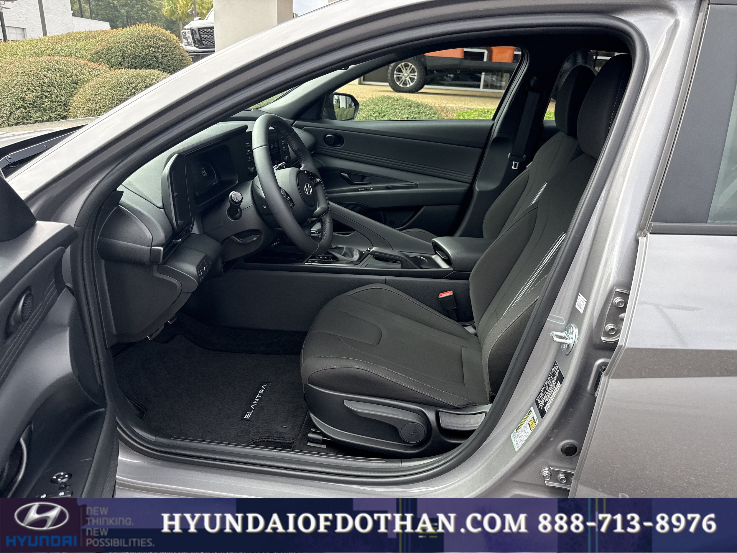 2025 Hyundai Elantra SEL - Photo 10
