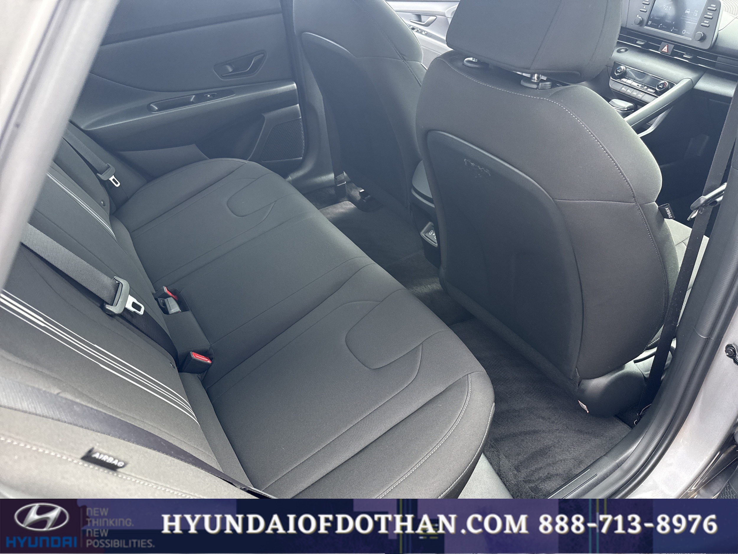 2025 Hyundai Elantra SEL - Photo 14