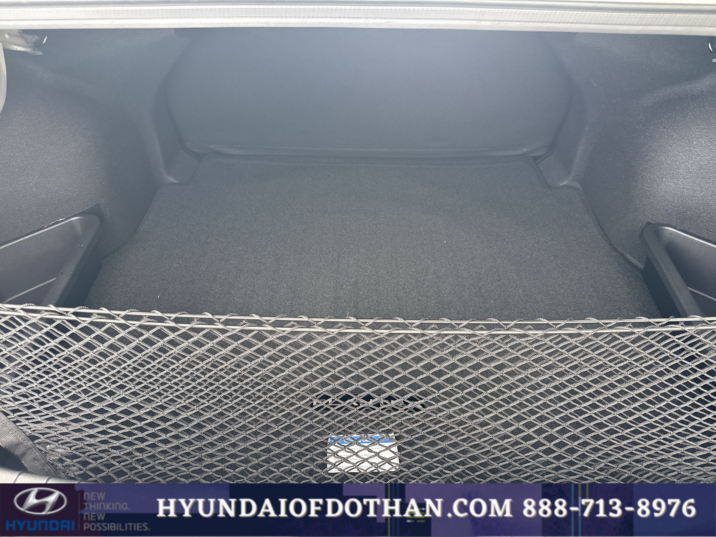 2025 Hyundai Elantra SEL - Photo 13
