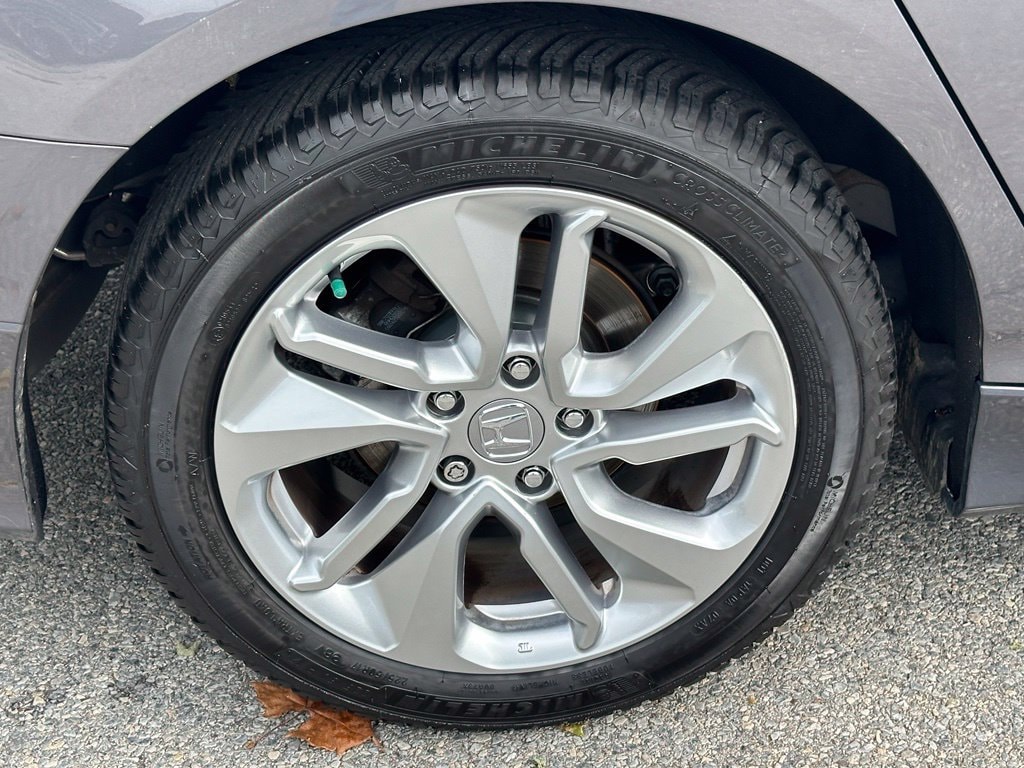 2019 Honda Accord LX - Photo 9