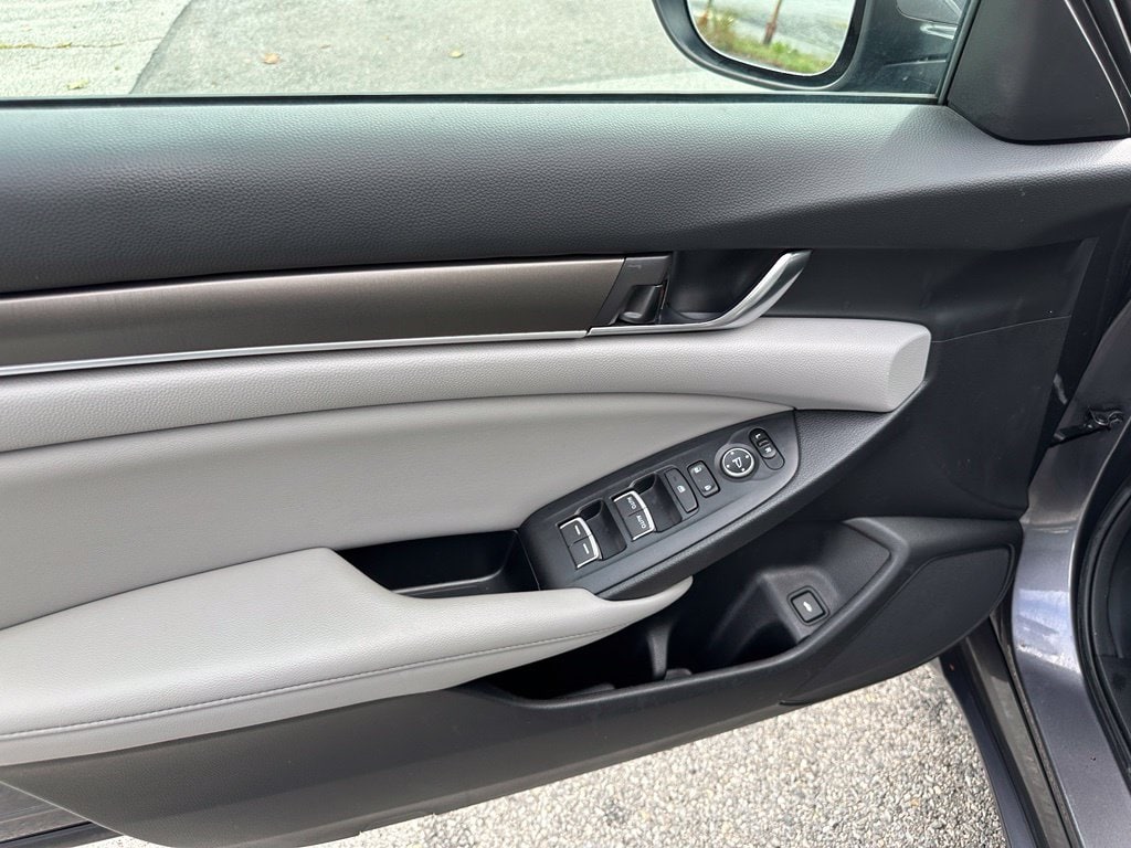 2019 Honda Accord LX - Photo 12