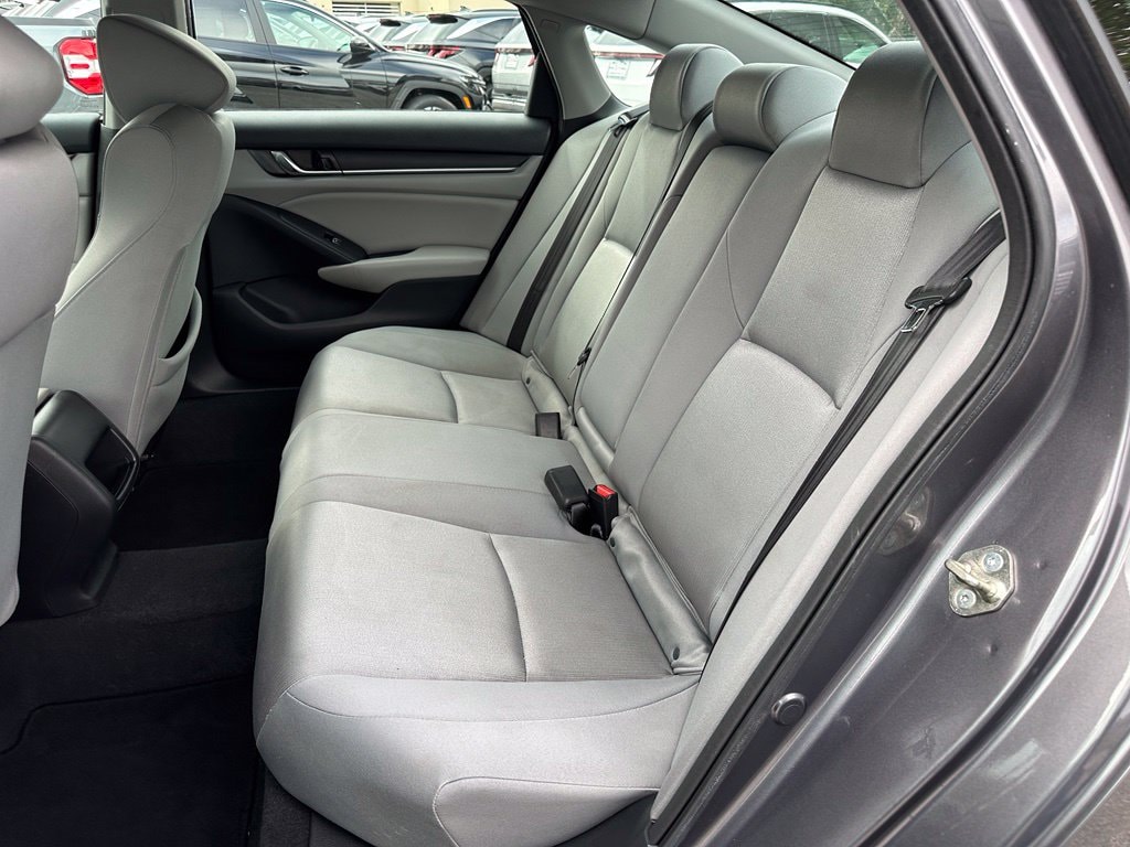 2019 Honda Accord LX - Photo 11