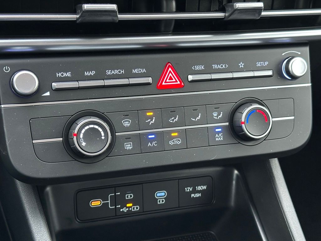 2025 Hyundai Tucson SE - Photo 17