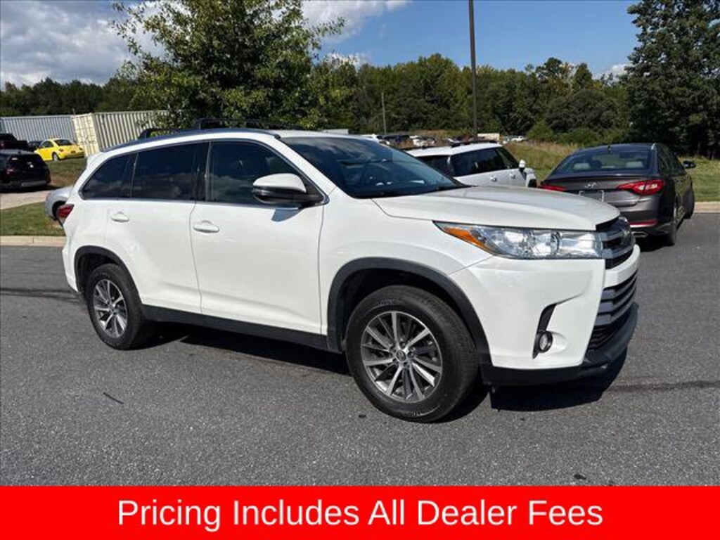 Used 2019 Toyota Highlander XLE V6 SUV