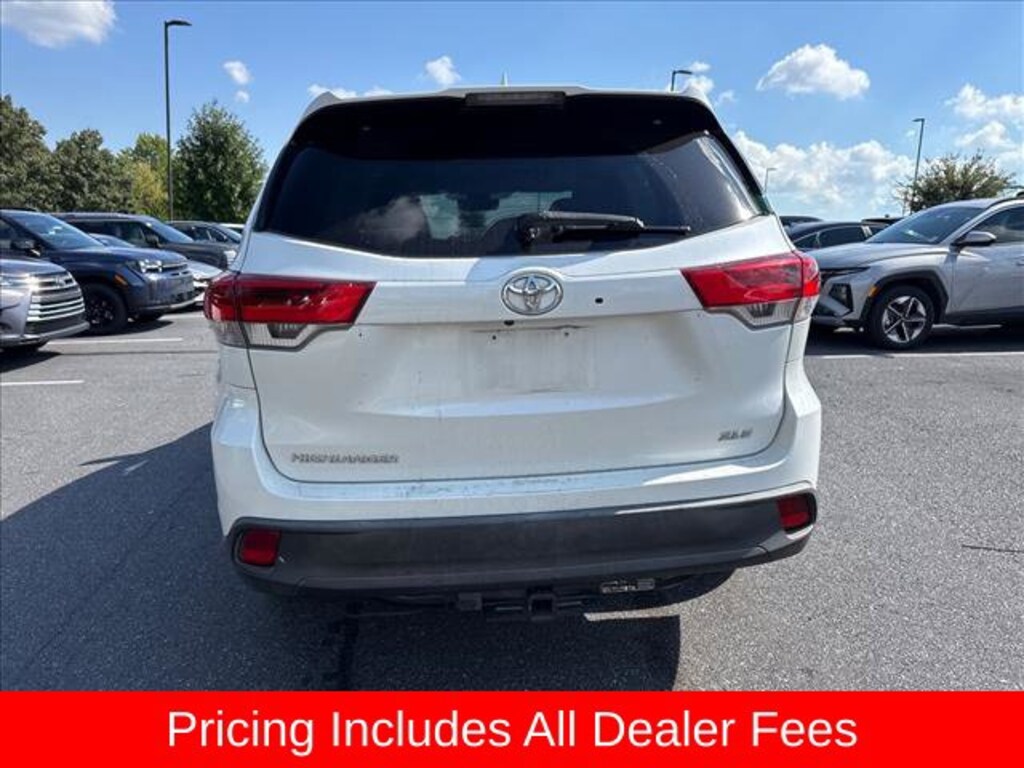 Used 2019 Toyota Highlander XLE V6 SUV