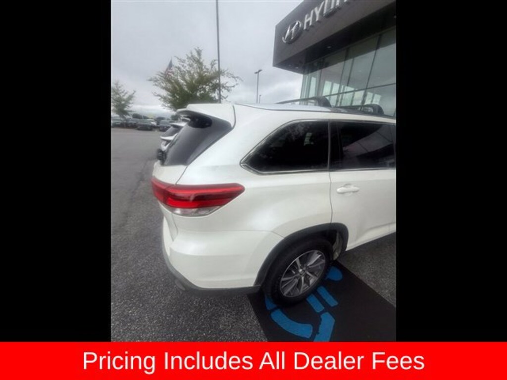 Used 2019 Toyota Highlander XLE V6 SUV