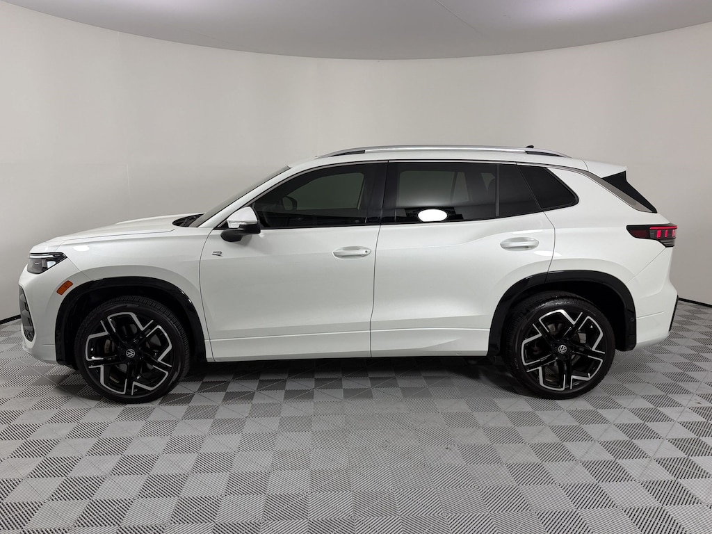 Used 2025 Volkswagen Tiguan SEL R-Line SUV