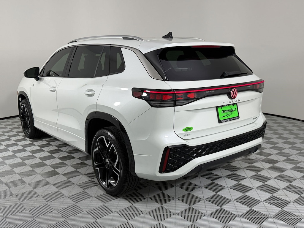Used 2025 Volkswagen Tiguan SEL R-Line SUV
