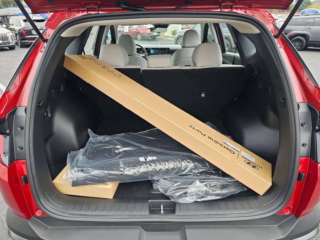 2025 Hyundai Tucson SE - Photo 13