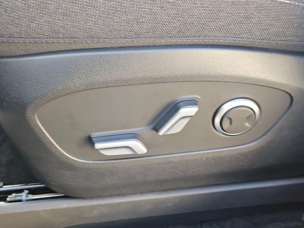 2026 Hyundai IONIQ 9 SE - Photo 25