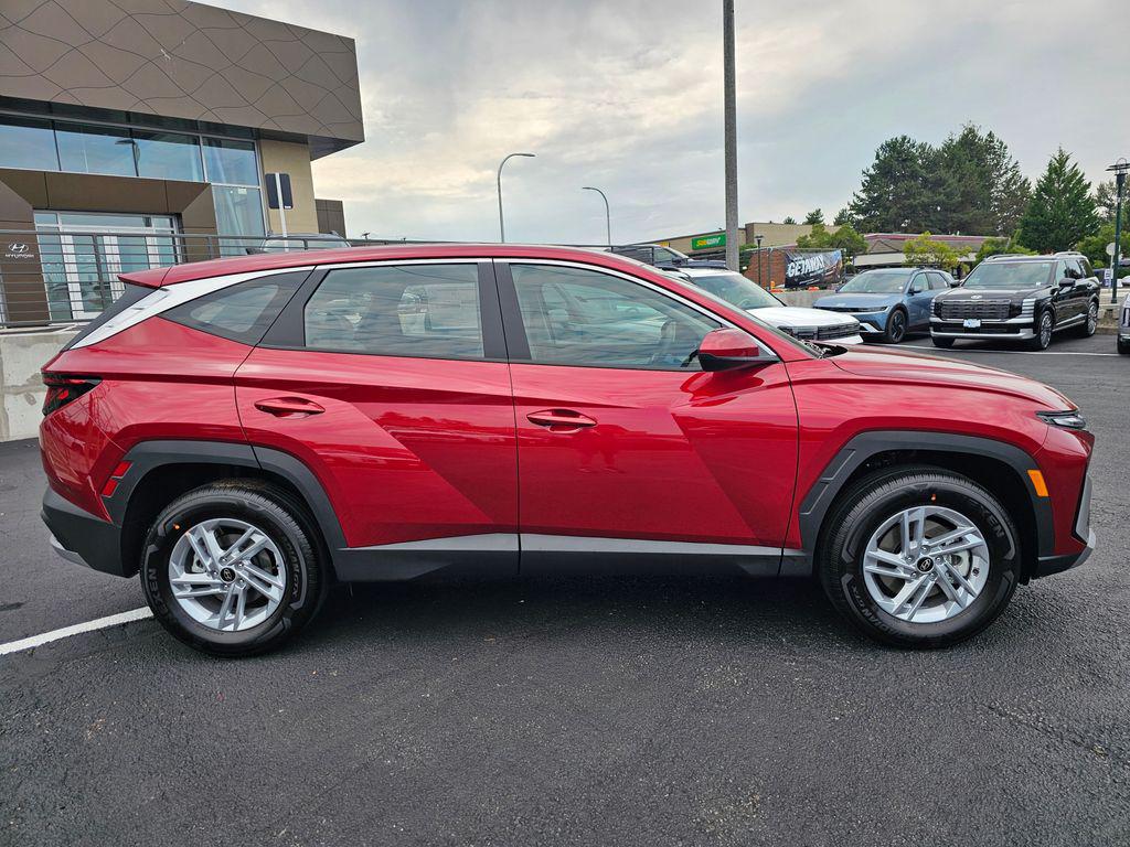 2025 Hyundai Tucson SE - Photo 8