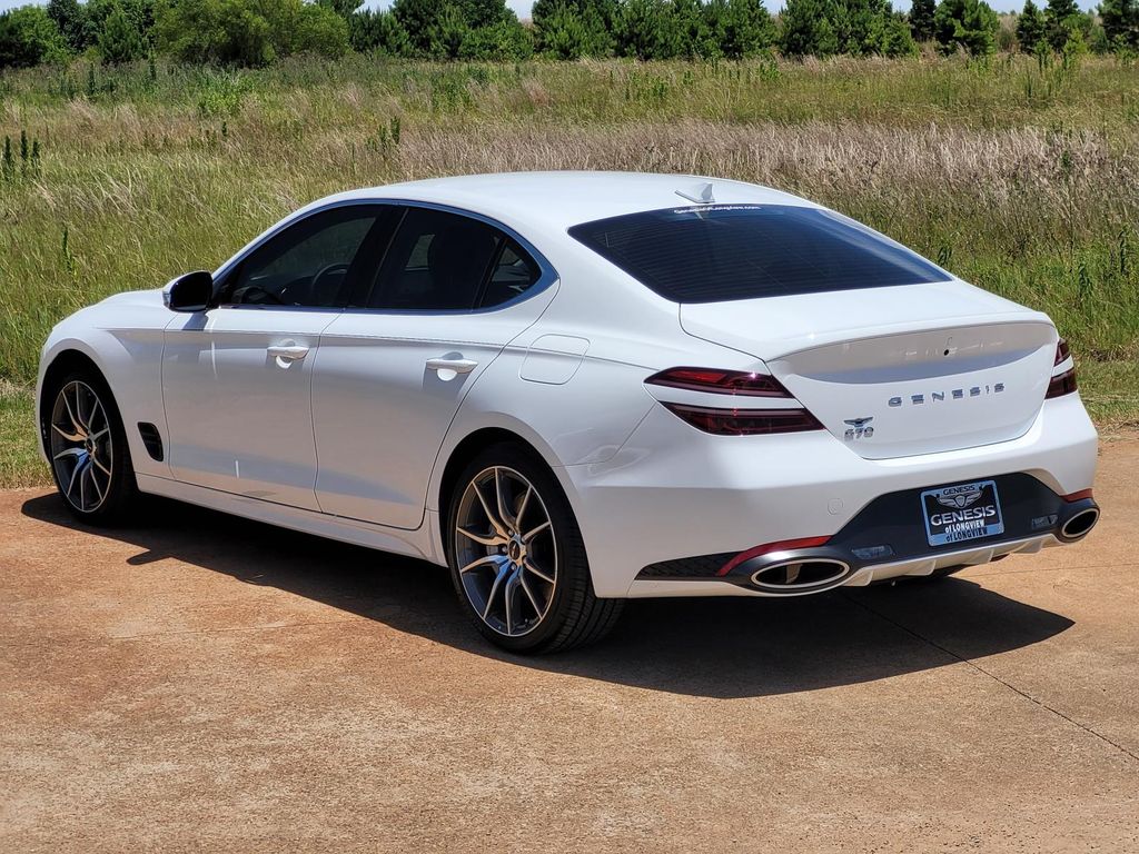 2025 GENESIS G70 Standard - Photo 6