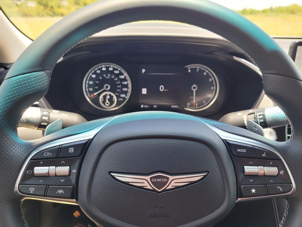 2025 GENESIS G70 Standard - Photo 23