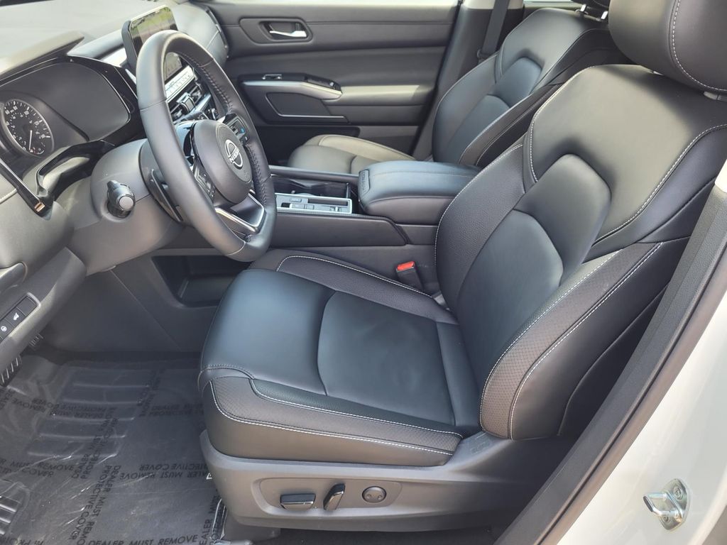 2023 Nissan Pathfinder SL - Photo 10